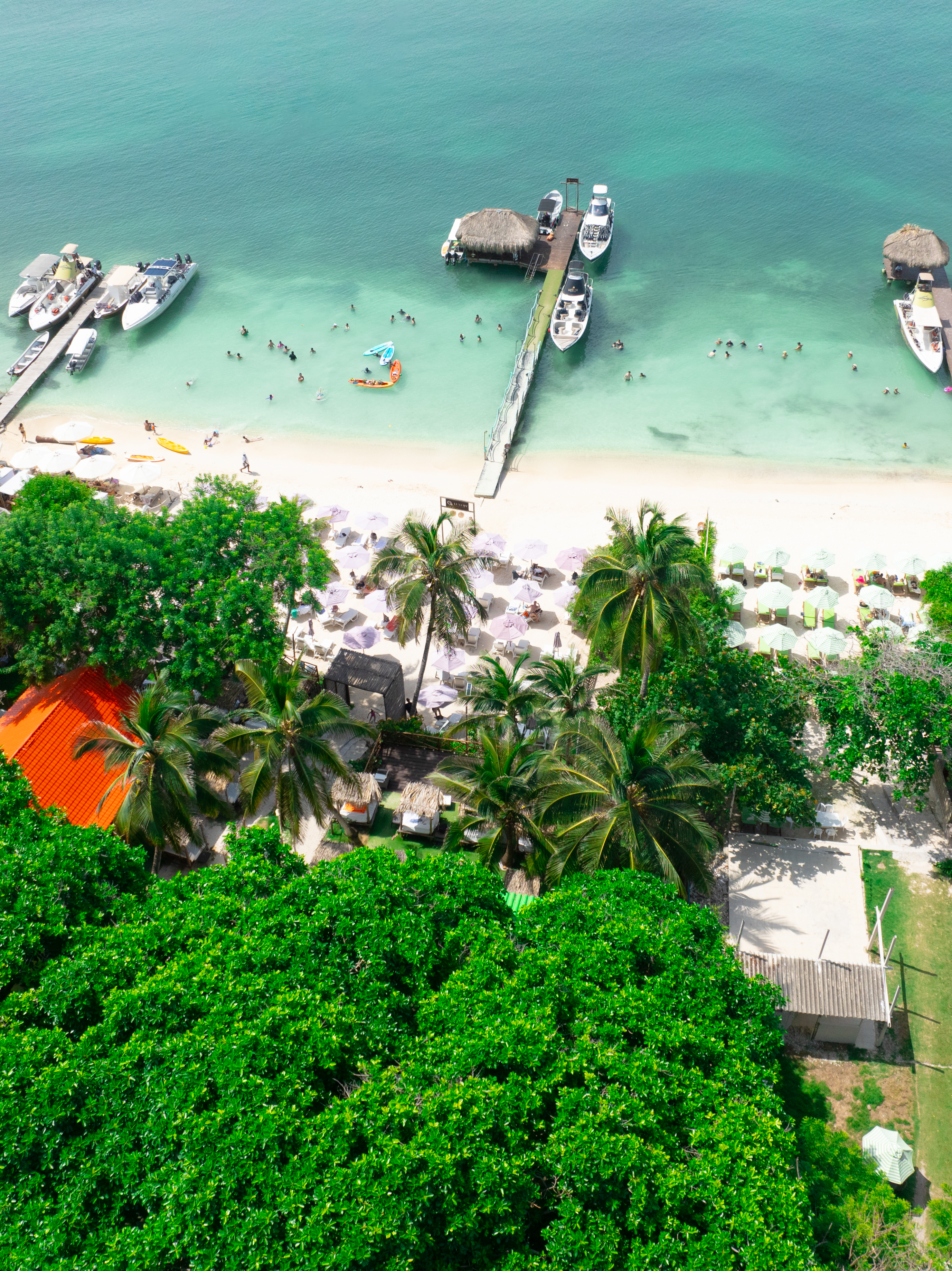 LUXURY BEACH OPEN BAR